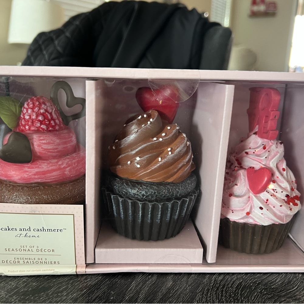 Cakes and Cashmere Seasonal Decor Cupcake Set